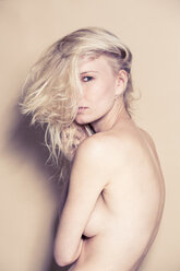 Nude portrait of blond young woman - PNEF00229