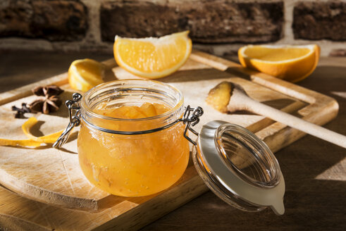 Preserving jar of homemade orange marmalade - CSTF01440