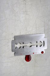 Razor blade with blood - HSTF00052