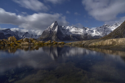 Norway, Lofoten, Coast near Hamnoy - RPSF00052