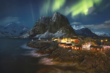 Norway, Lofoten, Hamnoy and northern lights - RPSF00064