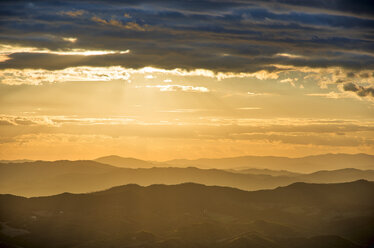 Italy, Umbria, Apennines, Monte Cucco Park at sunset - LOMF00666