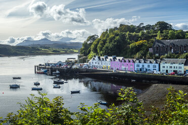 Great Britain, Scotland, Isle of Skye, Harbour of Portree - STSF01346