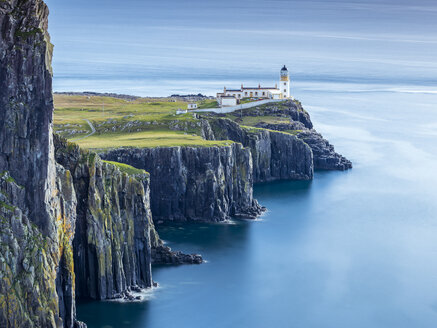 Great Britain, Scotland, Isle of Skye, Lighthouse at Neist Point - STSF01348