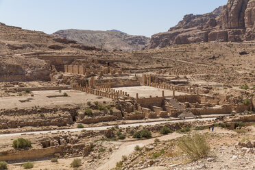 Jordania, Wadi Musa, Petra, Säulenstraße, Tempelruine - MABF00465