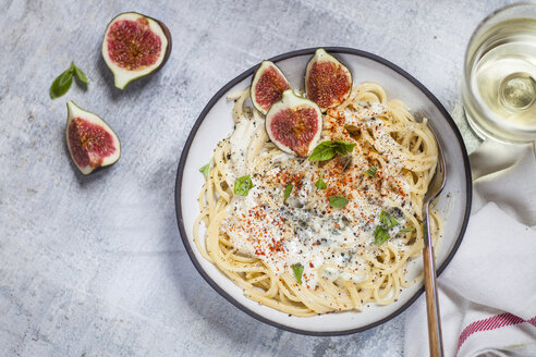 Spaghetti al gorgonzola, Spaghetti mit Gorgonzolasauce, Feigen und Weißwein - SBDF03367