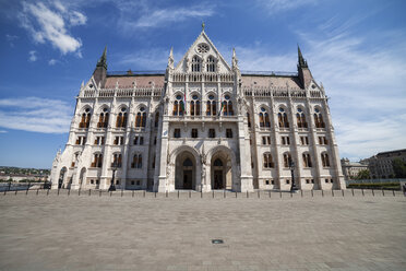 Hungary, Budapest, Hungarian Parliament building - ABOF00311
