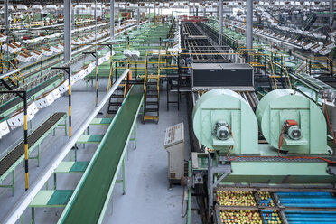 Machines in apple factory - ZEF14694