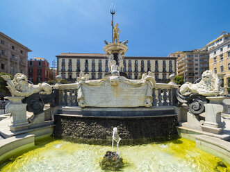 Italy, Campania, Neapel, Piazza Municipio, Fontana del Nettuno - AMF05503