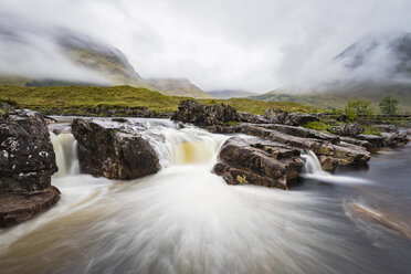 Großbritannien, Schottland, Schottische Highlands, Glen Etive, River Etive, River Etive Falls - FOF09435