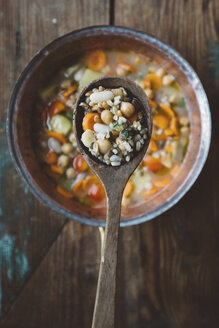 Spoon and Mediterranean soup - GIOF03288