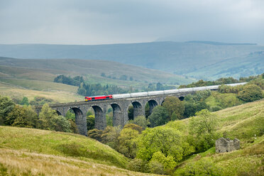 Great Britain, England, District Yorkshire Dales, Dent Head Viaduct, Settle–Carlisle line - STSF01389