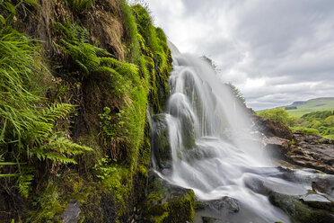 Großbritannien, Schottland, Schottische Highlands, Stirling, Dorf Fintry, Fluss Endrick, Loup of Fintry Wasserfall - FOF09466