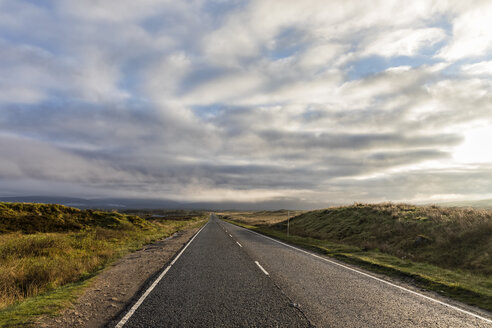 Großbritannien, Schottland, Schottische Highlands, Glencoe, A82 Straße - FOF09483