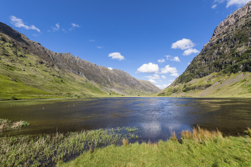 Großbritannien, Schottland, Schottische Highlands, Glencoe, Loch Achtriochtan - FOF09491