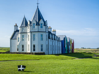 UK, Scotland, Highland, Caithness, John O'Groats, row of houses - STSF01418