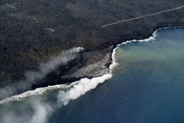 USA, Hawaii, Big Island, Hawai'i Volcanoes National Park, Lavastrom, Luftaufnahme - HLF01062