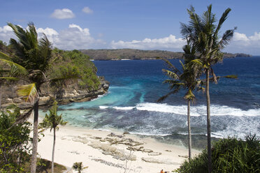 Indonesia, Bali, Nusa Penida, Nusa Ceningan, beach - ZCF00559