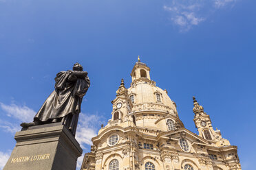 Deutschland, Dresden, Martin-Luther-Denkmal und Frauenkirche - WDF04188