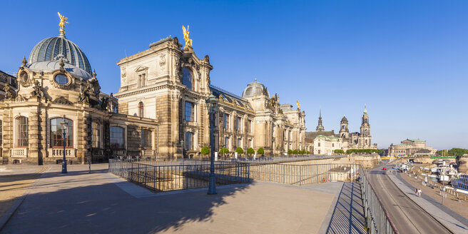 Deutschland, Dresden, Brühlsche Terrasse und Lipsiusbau der Hochschule für Bildende Künste - WDF04222