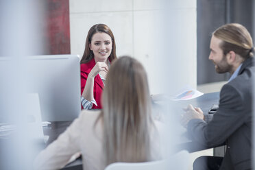 Colleagues having a meeting in office - ZEF14814