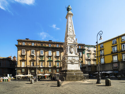 Italien, Kampanien, Neapel, Obelisco di San Domenico, Piazza San Domenico Maggiore - AMF05511