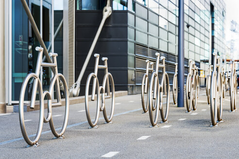 Norwegen, Oslo, Bjorvika, moderne Architektur, Hafengebiet, Strichcode-Häuser, Fahrradständer - CSTF01488