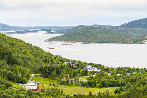 Norwegen, Nordland, Loeding, Blick auf die Inselgruppe Vesteralen - CSTF01502