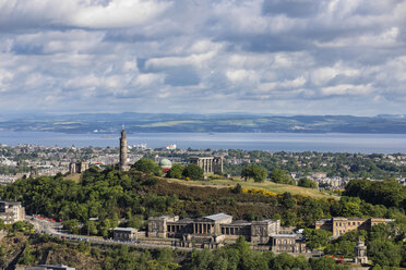 Großbritannien, Schottland, Edinburgh, Calton Hill, Nelson Monument, Dugald Stewart Monument, National Monument of Scotland - FOF09560