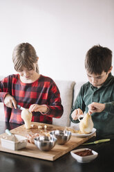 Girl and boy preparing pears - ALBF00298