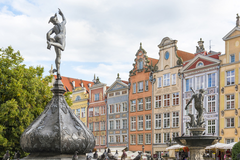 Poland, Pomerania, Gdansk, Old town, Langgasse, Neptun fountain and houses stock photo