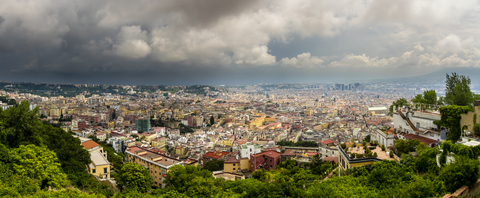 Italien, Kampanien, Napes, Panoramablick auf die Altstadt, lizenzfreies Stockfoto