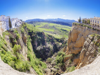 Spanien, Andalusien, Ronda, Weitwinkelansicht - LAF01949