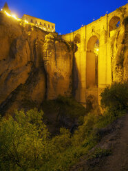 Spanien, Andalusien, Ronda, El Puente Nuevo, blaue Stunde - LAF01952