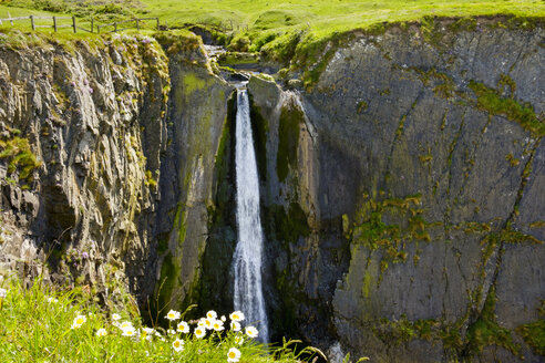 Großbritannien, England, Devon, Hartland, Hartland Quay, Speke's Mill Mouth Fall - SIEF07616