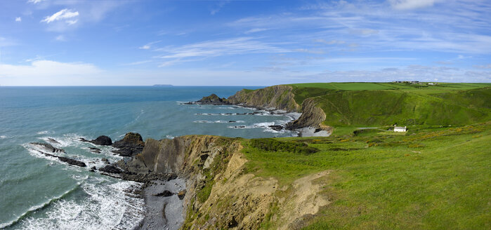 Großbritannien, England, Devon, Hartland, Hartland Quay, Insel Lundy, Blackpool Mill Cottage, felsige Küste - SIEF07620