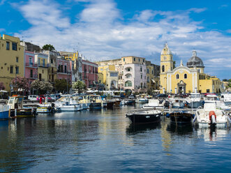 Italien, Kampanien, Phlegräische Insel, Insel Procida, Marina die Procida - AMF05547