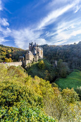 Germany, Wierschem, View to Eltz Castle in autumn - MH00428