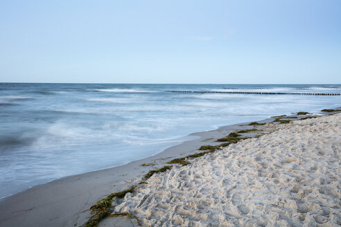 Deutschland, Fischland-Darss-Zingst, Zingst, Strand am Abend - WIF03466