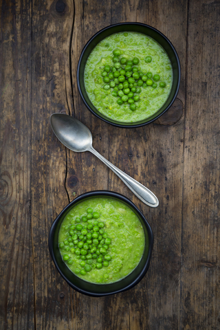 Erbsensuppe in Schale, lizenzfreies Stockfoto