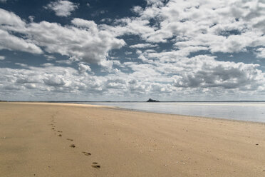 France, Upper Normandy, Beach near Genets, Mont Saint Michel in the background - DWIF00895