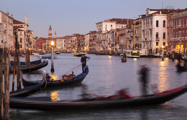 Italy, Veneto, Venice, Canal Grande, gondolas in the evening - FC01324