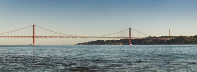 Portugal, Lisbon, Panoramic view of 25 de Abril Bridge - RAEF01945