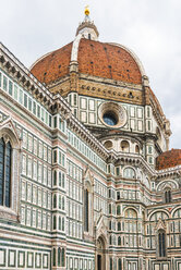 Italien, Toskana, Florenz, Santa Maria del Fiore, Fassade und Kuppel - CSTF01533