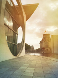 Deutschland, Berlin, Marie-Eisabeth-Lüders-Gebäude - GWF05338