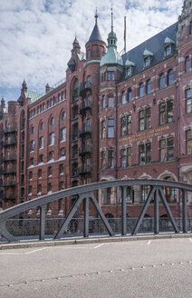 Deutschland, Hamburg, Speicherstadt, Gebäude der Hamburger Hafen und Logistik AG - PVCF01242