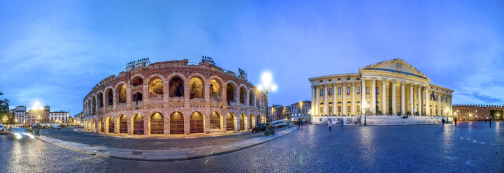 Italien, Venetien, Verona, Amphitheater, Blaue Stunde - PUF01003