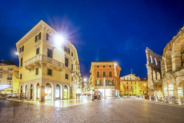 Italien, Venetien, Verona, Altstadt, Blaue Stunde - PUF01011