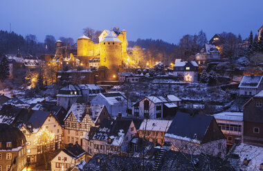Germany, North Rhine-Westafalia, Monschau, Monschau Castle in winter - GWF05369