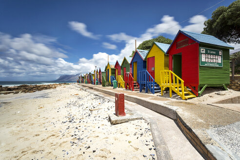 Africa, South Africa, Western Cape, Cape Town, St. James, False Bay, colorful cabanas - FPF00138